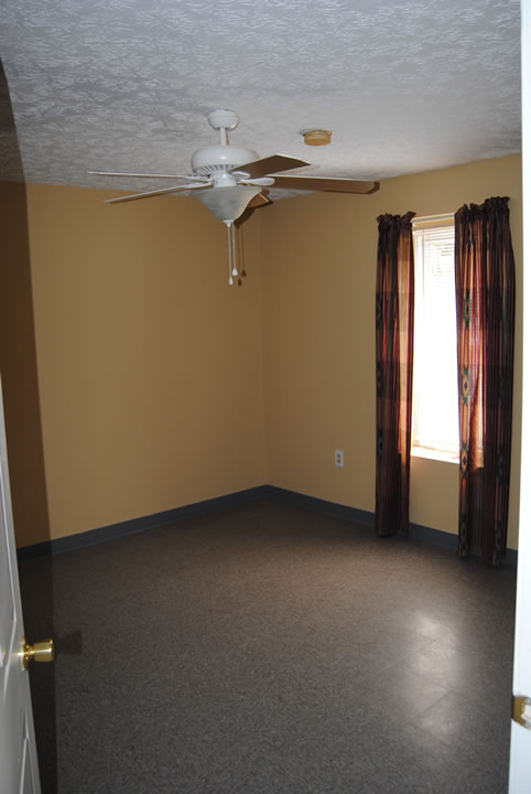 182 Moore Street, Gate City, Virginia 24251, 1 Bedroom Bedrooms, ,Apartment,For Rent,Moore Street,1026